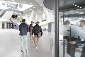  Anteil Frauen 2024Habilitationen	36,9 %Hochschulpersonal insgesamt	55,2 %Hauptberufliches wissen­schaftliches und künstlerisches Personal	42,8 %Wissenschaftliche undkünstlerische Mitarbeiter	45,5 %Hauptberufliche Professoren	30,0 %(2004: 14 %, Professuren Ingenieurwissenschaften 17 %)Anteil internationaler Studierender 2023Der Anteil internationaler Studierender steigt bundesweit stetig. Lag er 2016 noch bei 8 %, erreichte er 13 % im Jahr 2023 (OECD-Durchschnitt 2023: 8 %). In Berlin lag 2023 der Anteil internationaler Studierender bei 21 %, in Schleswig-Holstein bei 6 % und Mecklenburg-Vorpommern bei 7 %. Von den internationalen Studierenden kamen 68 % aus Nicht-OECD-Staaten. Die meisten Studierenden kamen mit 10 % aus Indien, gefolgt von China mit 8%. Aus den OECD-Ländern waren österreichische und türkische Studierende mit jeweils 4 % am häufigsten vertreten.(Quelle: Destatis, Stand: 10./25. September 2025) 