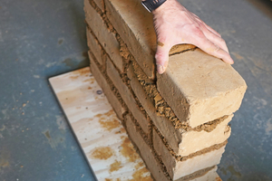  Erstes Mock-up als Mauerwerkswand mit den Prototypen  