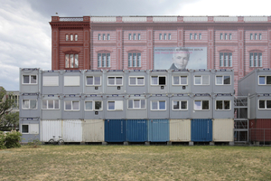  Waren wir 2018 schon weiter? Bauakademie als Fassadenchimäre mit Echtteilecke (links), alllerdings komplett aus Neuware 