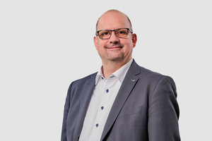  Frank Bieler ist Brandschutzsachverständiger und einer von drei Geschäftsführern von Endreß Brandschutz mit 15 Niederlassungen im gesamten Bundesgebiet. Seine Spezialgebiete sind Rechenzentren, Schulen und KiTas, Laborgebäude und Forschungseinrichtungen sowie Industriegebäude 