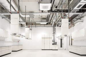  Der Reinraum ist auf größtmöglicheFlexibilität für veränderliche Forschungs­schwerpunkte angelegt 