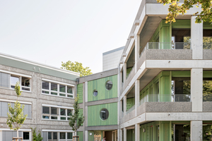  In der Verbindung zum Altbau sind nicht nur Flure und ein Aufzug untergebracht, sondern auch zusätzliche Aufenthaltsräume für die Belegschaft 