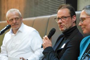  Im Gespräch: DBZ-Chefredakteur Michael Schuster und Hanns-Jochen Weyland (r.), Head of Digital Transformation bei Störmer Murphy &amp; Partners 