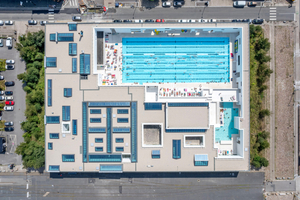  Das «Les Bains des Docks»-Badezentrum in der Hafenstadt Le Havre im Norden Frankreichs umfasst ein Areal von 5.000 m² 