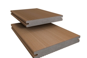  Character Massive mit natürlicher Holzoberfläche ist ein pflegeleichtes Produkt, das sich so einfach zuschneiden lässt wie Holz. 