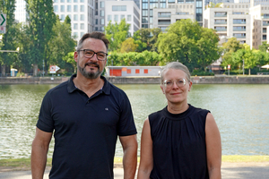  Geschäftsführerin Jutta Christoulakis war seit 2007 im Vorgängerbüro von AplusF Fassadenplanung, a+f Fassadenplanung, beschäftigt. Im Jahr 2015 stieß Thomas Lepper hinzu, der unter anderem im Büro von Albert Speer &amp; Partner sowie KSP Engel gearbeitet hatte. 2016 gründeten sie gemeinsam die heutige AplusF Fassadenplanung GmbH, die als Spezialist für die Gebäudehülle bereits an zahlreichen Großprojekten wie Kliniken, Hochhäusern, Laboren sowie Wohn- und Geschäftshäusern mitgearbeitet hat.  