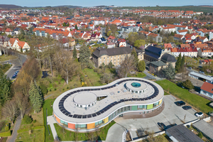  Eingebettet in der Klostergarten bietet das Hospiz vielfältige Ausblicke ins Grüne 