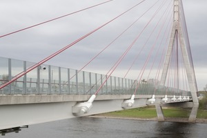  Elbebrücke Niederwartha bei Dresden. Hauptspannweite 192 m, Fertigstellung 2009.Planer: LAP, Dresden 