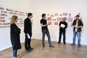  Die Kuratoren Anna Jehle, Thomas Thiel und Andreas Wannenmacher führen durch die Ausstellung 