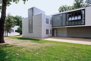  Die Neuen Meisterhäuser. Vorne die Doppelhaushälfte Meisterhaus Moholy-Nagy, hinten das Direktorenhaus 