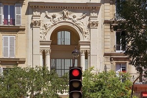  Von der Straßenseite her kaum sichtbar, erweitert der Bau die Fondation Pathé in den Innenhof des Gebäudeblocks 