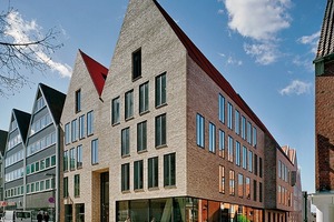  Ausgezeichnet wurde das Ulrich-Gabler Haus in Lübeck für die herausragende Integration des Ensembles in ein historisches Umfeld. Die Planung stammt von Architekturbüro Konermann Siegmund Architekten 