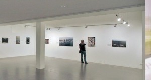  Ausstellungsansichten in Herford (Iwan Baan im Videostill rechts) ... 