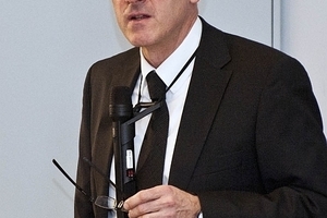  Prof. Dr. Mike Schlaich 