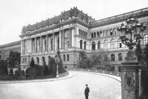  Die alte Nordfront des TU-Hauptgebäudes von 1884 von Lucae, Hitzig und Raschdorff  
