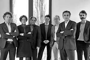  Sauerbruch HuttonSauerbruch Hutton ist ein internationales Studio für Architektur, Städtebau und Design mit Sitz in Berlin. Das Büro wurde 1989 von Louisa Hutton und Matthias Sauerbruch in London gegründet. Das Team mit derzeit rund 100 Mit­-arbeitern wird von den Partnern Matthias Sauerbruch, Louisa Hutton, Juan Lucas Young sowie den Assoziierten Jürgen Bartenschlag, Andrew Kiel, Tom Geister und David Wegener geleitet. 