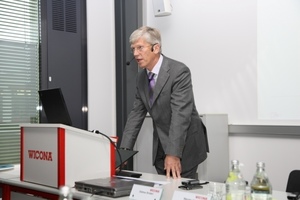  Prof. Dr.-Ing. Gerd Hauser, Lehrstuhl für Bauphysik, TU München, und Leiter des Fraunhofer Instituts für Bauphysik IBP 