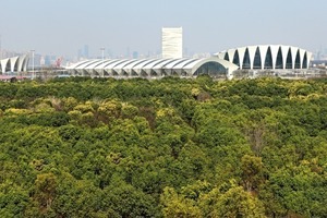  Blick auf das Shanghai Oriental Sports Center, das in unmittelbarer Nachbarschaft zum EXPO-Gelände liegt 