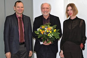  Professor Reinhold Tobey (M.) wurde von Hochschulpräsident Professor Jürgen Krahl und Professorin Kathrin Volk, Prodekanin der Detmolder Schule, verabschiedet 