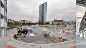  Umsteigeplattform Nr. 1 / Expressaufzüge / Skater auf Ausgleichsfläche Deepend / rollendes Grün auch in der Großmarkthalle / (Bauleiter)Büro im Südturm 