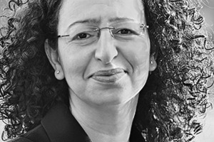  
Autorin

Prof. Dr.-Ing. Lamia Messari-Becker studierte Bauin­genieurwesen an der TU Darmstadt. Nach Tätigkeiten in Ingenieurbüros war sie Wiss. Mitarbeiterin an der TU Darmstadt. Im Jahr 2005 absolvierte sie ein Aufbaustudium für Management an der TU Karlsruhe (heute KIT). 2006 legte sie ihre Dissertation ab. Von 2009 bis 2014 baute sie den FB Nachhaltigkeit &amp; Bauphysik bei Bollinger + Grohmann auf. Bis 2014 war sie dort Partnerin. Seit 2014 leitet sie den Lehrstuhl Gebäudetechnologie und Bauphysik im Department Architektur der Universität Siegen.

Kontakt: www.gub.architektur.uni-siegen.de 