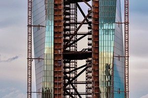  Die Diagonalen des Raumtragwerks wie auch die Plattformen sind gevoutet 