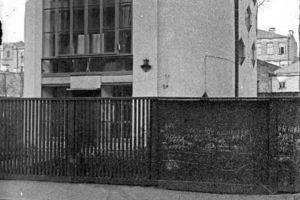  M.A. Ilyin, Melnikow-Haus: Eingangsfassade, 1931Fotografie, 11,7 x 9,0 cm, 
Architekt: Konstantin Melnikow, 1927-1931 