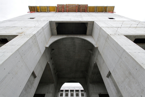  Portal III, Westfassade 