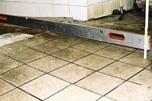  Bild 2: Wölbung des Fußbodens 