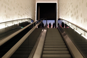  Die „Tube“ endet nach der 2,5 min-Fahrt mit einem Paukenschlag: Hafenausblick vom Feinsten 