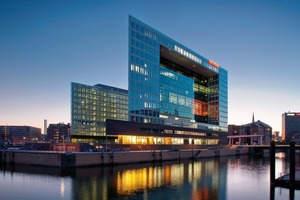  Das Spiegelhochhaus in Hamburg, ausgeführt mit Betonkernaktivierung in Ortbeton, wurde mit dem HafenCity Umweltpreis in Gold ausgezeichnet  