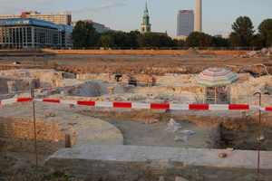  Ausgrabungen auf dem Schlossplatz, historisch nötig, konstruktiv fraglich 