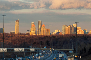  Gewöhnliche Kisten prägten die Skyline von Mississauga/Canada. Seit 2012 haben die Einwohner ein architektonisches Wahrzeichen die Marilyn Monroe Towers, wegen der schwungvollen Kurven 