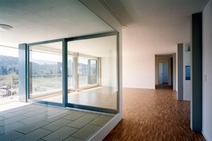  Abb. 4: Wohnsiedlung Aspholz Nord, Zürich: gestalterische Differenzierung von Tragstruktur und nichttragenden Wänden 