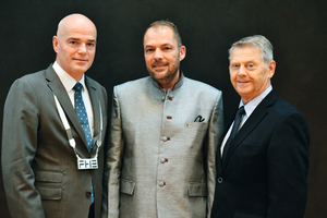  Preisträger des Lehrpreises 2016: Prof. Gerhard Julius Meyer (m.), mit Rektor Prof. Dr. Volker Zerbe (l.) und Fördervereinsvorsitzenden Wolfgang Reisen 