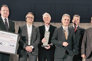  Gewinner (v.l.): Tony Gulliver (DEXUS), Ray Brown, Christoph Ingenhoven, Oberbürgermeister Peter Feldmann, Dr. Matthias Danne, Immobilienvorstand der DekaBank und Peter Cachola Schmal, Direktor des DAM 