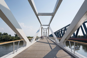  Fuß- und Radwegbrücke über die Donau bei Deggendorf 