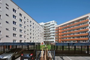  Verdichtetes Wohnen mit Blick in den Garten. Die größeren Balkone und die Rettungstürme wurden erneuert.Die Wendeltreppen sind nun der 2. Fluchtweg für die ausschließlich zum Innenhofausgerichteten1-Zimmer-Wohnungen in der Max-Beckmann-Straße 31 