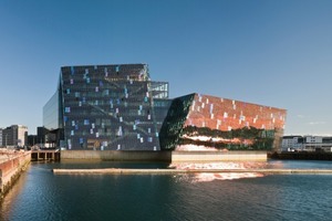  „Harpa“ ist ein wichtiges Gebäude, betrachtet man das Vorhaben, die Stadt wieder mit dem Hafen und der Umgebung zu verbinden und diese Gegend wieder attraktiver zu gestalten 