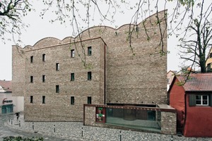  Das Kunstmuseum Ravensburg steht am südlichen Rand der Altstadt. Die Steine für die Fassade stammen aus dem Abbruch eines Klosters 