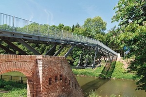  Südufer mit Fragmenten der Fortifikation 