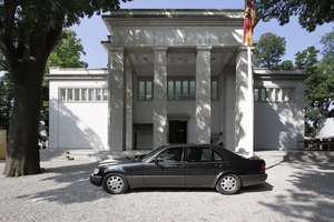  Ort der deutschen Präsentation: der Deutsche Pavillon in den Giardini, Venezia
 