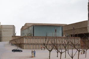  Blick vom Kurt-Hackenberg-Platz auf den leichtfüßigen Entwurf für das Kölnische Stadtmuseum von Christian Kerez (Zürich), der entlang der Straße „Am Hof“ unter der Domplatte über mehrere Etagen mit dem Kurienhaus am Roncalliplatz verbunden ist 