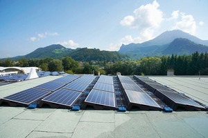  Beste Aussichten auf eine langfristig problemlose Energieausbeute bietet das sicher abgedichtete Dach unter der Solaranlage 