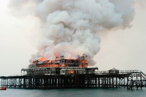  Brand des Piers im Jahre 2003 