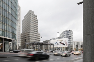  Wird nach Jahren ersetzt: die Fassadenattrappe Ecke Leipziger Platz 