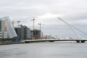  Samuel Beckett-Bridge, Dublin 2009 (Arch.: Santiago Calatrava) 