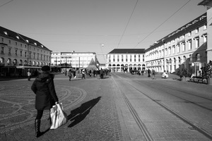  Blick über den Marktplatz Richtung Schloss 