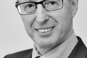  AutorJosef Löcherbach ist seit über 20 Jahren Pro-­duktmanager für Dach- und Dichtungsbahnen-systeme der alwitra GmbH, Trier. Als lang-jähriges Mitglied in ver-schiedenen nationalen und internationalen Fachgremien (ESWA, DUD, AGI, DGNB, FBB) und Normenausschüssen (u. a. DIN 18531) gehört er zu den bekannten Kunststoffdachbahnen-Experten.Informationen unter: www.alwitra.de 