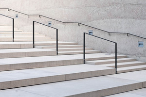  Treppe zum Museum 